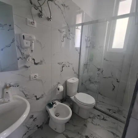 Dentart&apartments شقة تيرانا