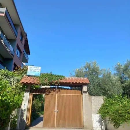 Dentart&apartments דירה טיראנה
